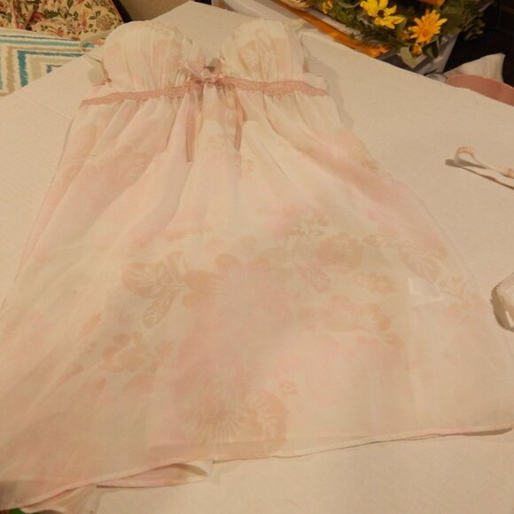 Apt 9 Intimate Pink Nightie with Pantys. - Picture 2 of 8